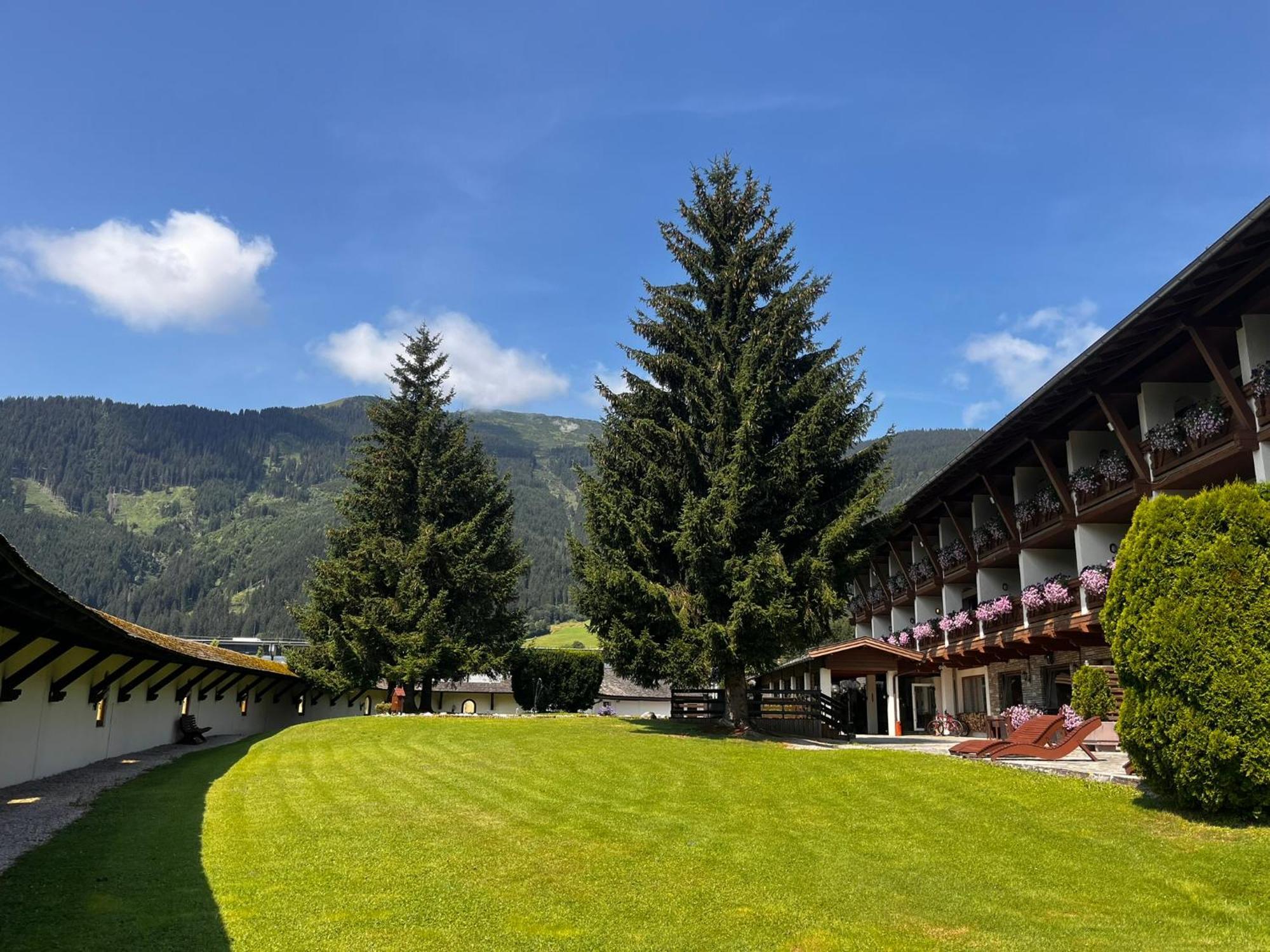 Clc Alpine Centre Hotel Saalfelden Ngoại thất bức ảnh
